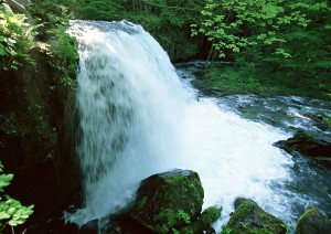 Waterfalls-mountains-and-waterfalls-8242847-2560-1817